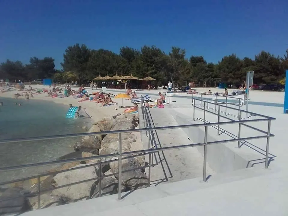 Studio Apartment With Free Parking And No Balcony But Terase In Front Of The House Pula