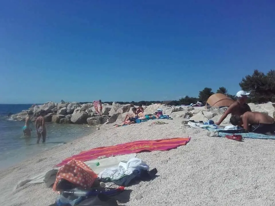 Studio Apartment With Free Parking And No Balcony But Terase In Front Of The House Pula 0*,