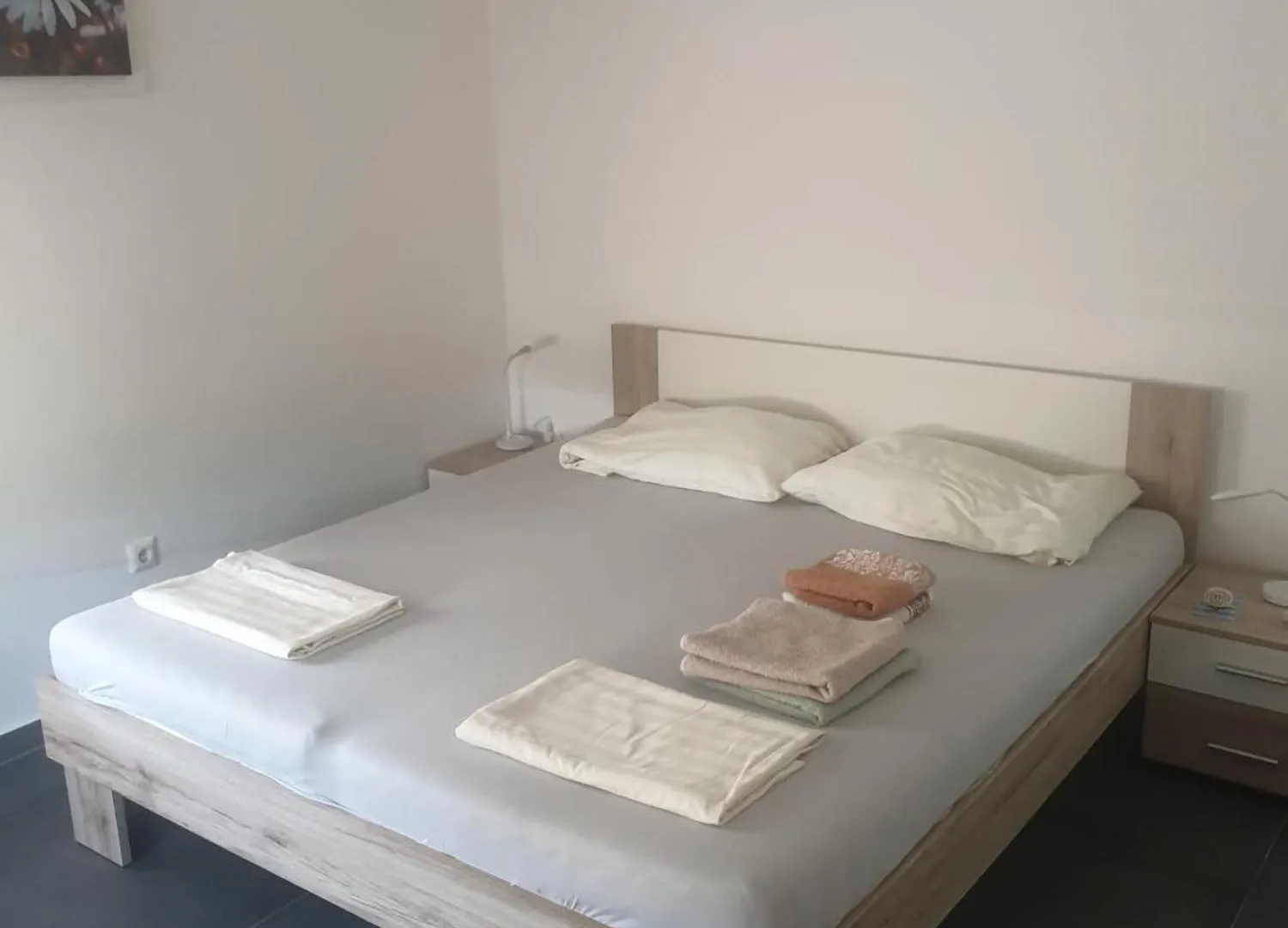 Studio Apartment With Free Parking And No Balcony But Terase In Front Of The House Pula